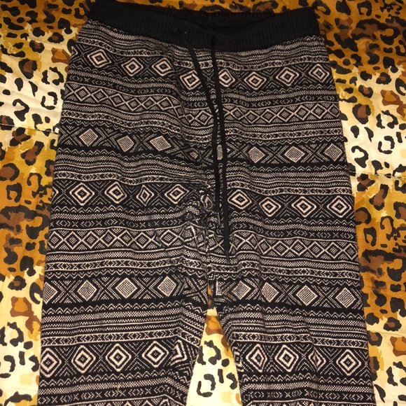 Aztec design leggings - Picture 3 of 3
